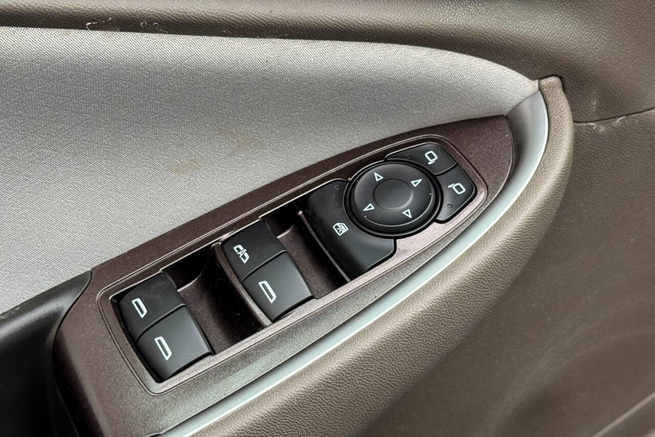 Used 2023 Chevrolet Malibu LT w/ Driver Confidence Package image 18