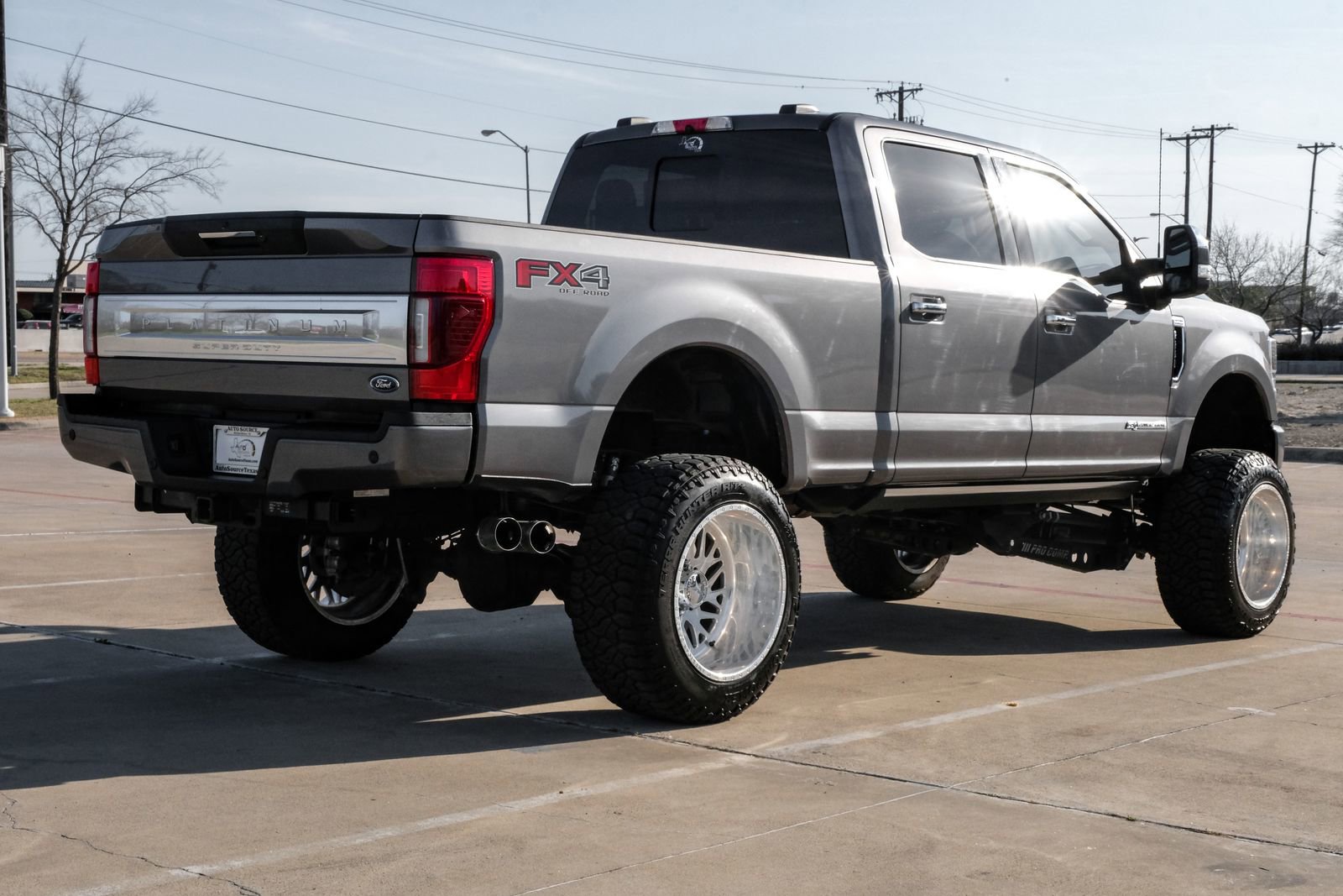 Used 2022 Ford F250 Platinum w/ FX4 Off-Road Package AWD/4WD image 11