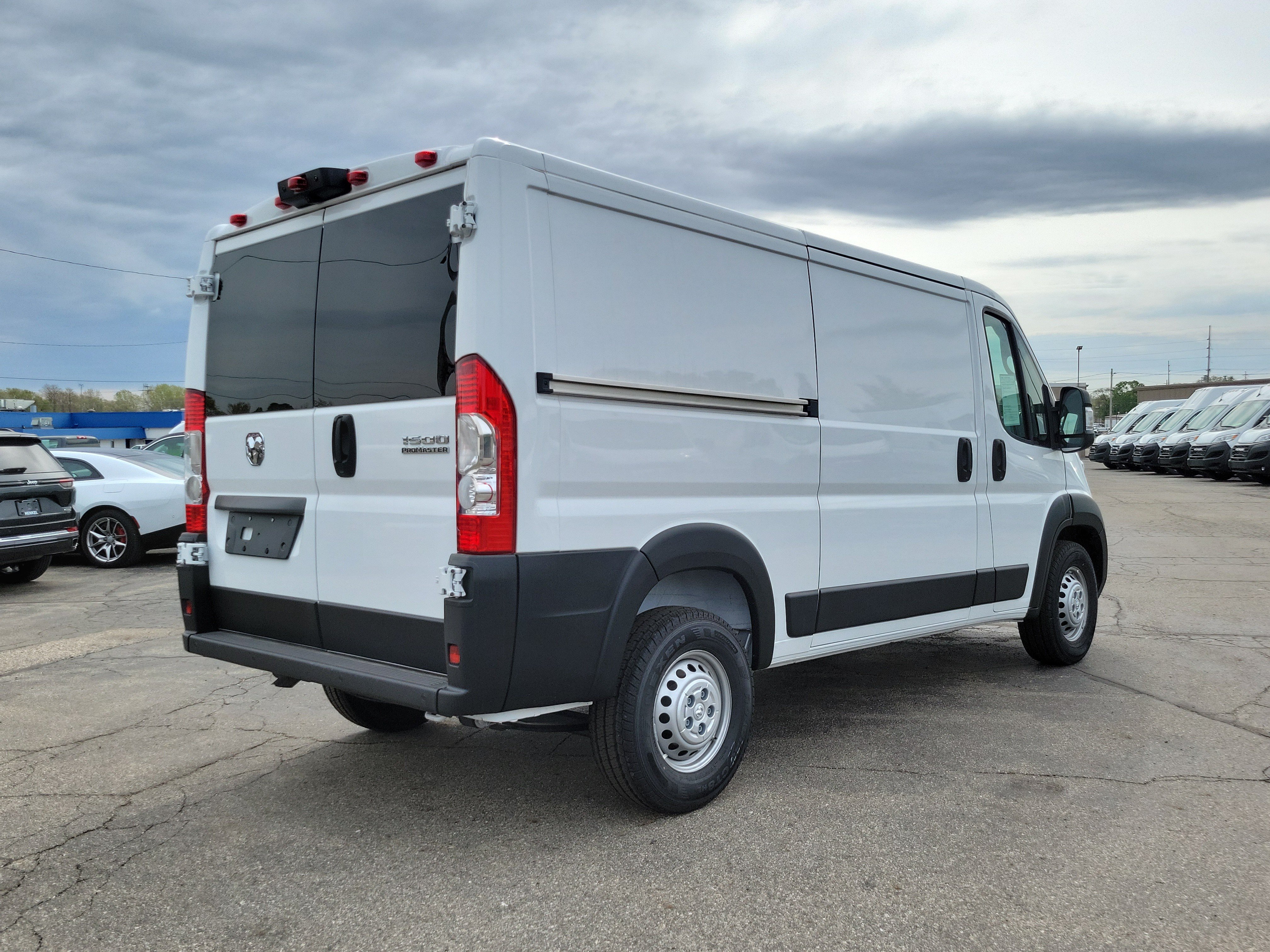 Used 2025 RAM ProMaster 1500 w/ Convenience Group FWD image 4