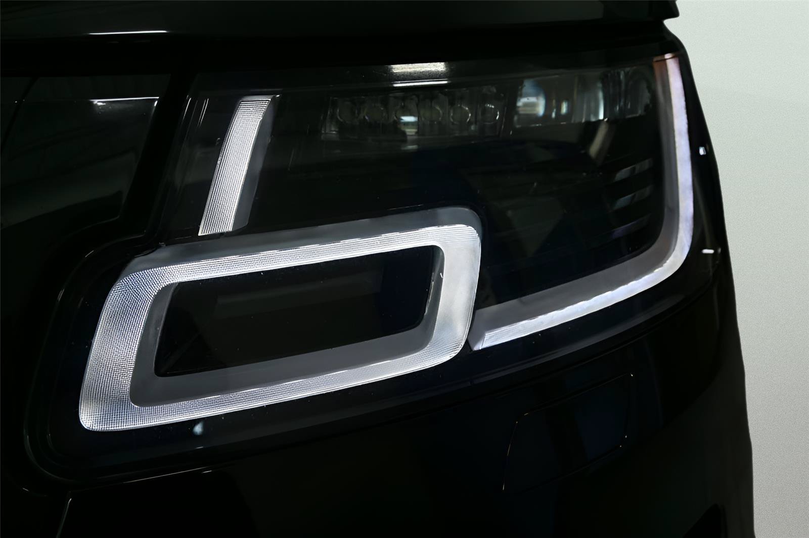 Used 2019 Land Rover Range Rover HSE AWD/4WD image 35