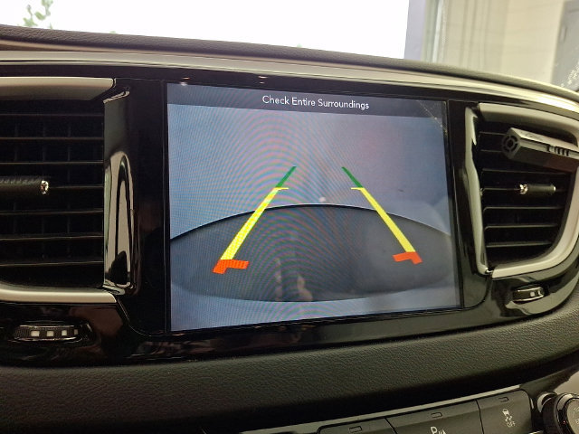 Used 2018 Chrysler Pacifica Touring-L FWD image 19