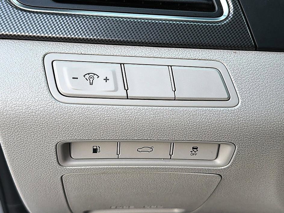 Used 2017 Hyundai Sonata Sport w/ Value Edition Package 02 image 18