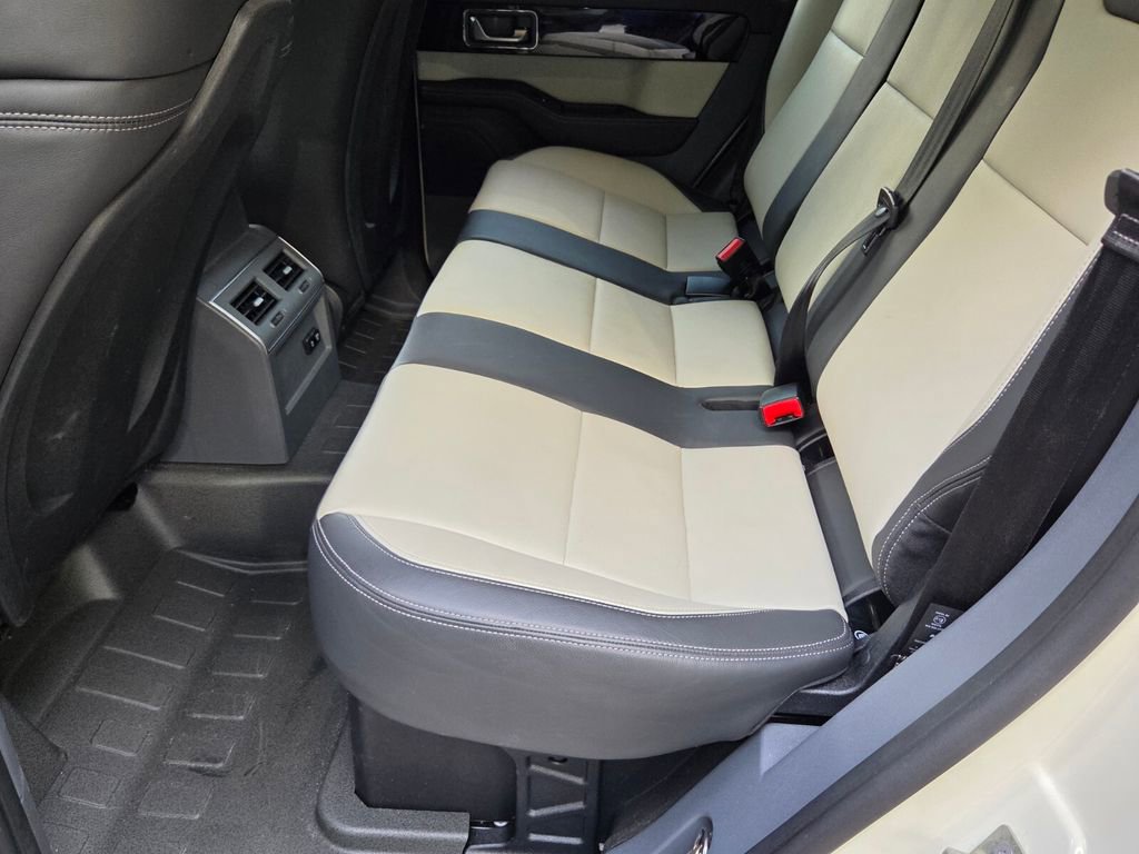 Used 2024 INEOS Grenadier AWD/4WD image 11