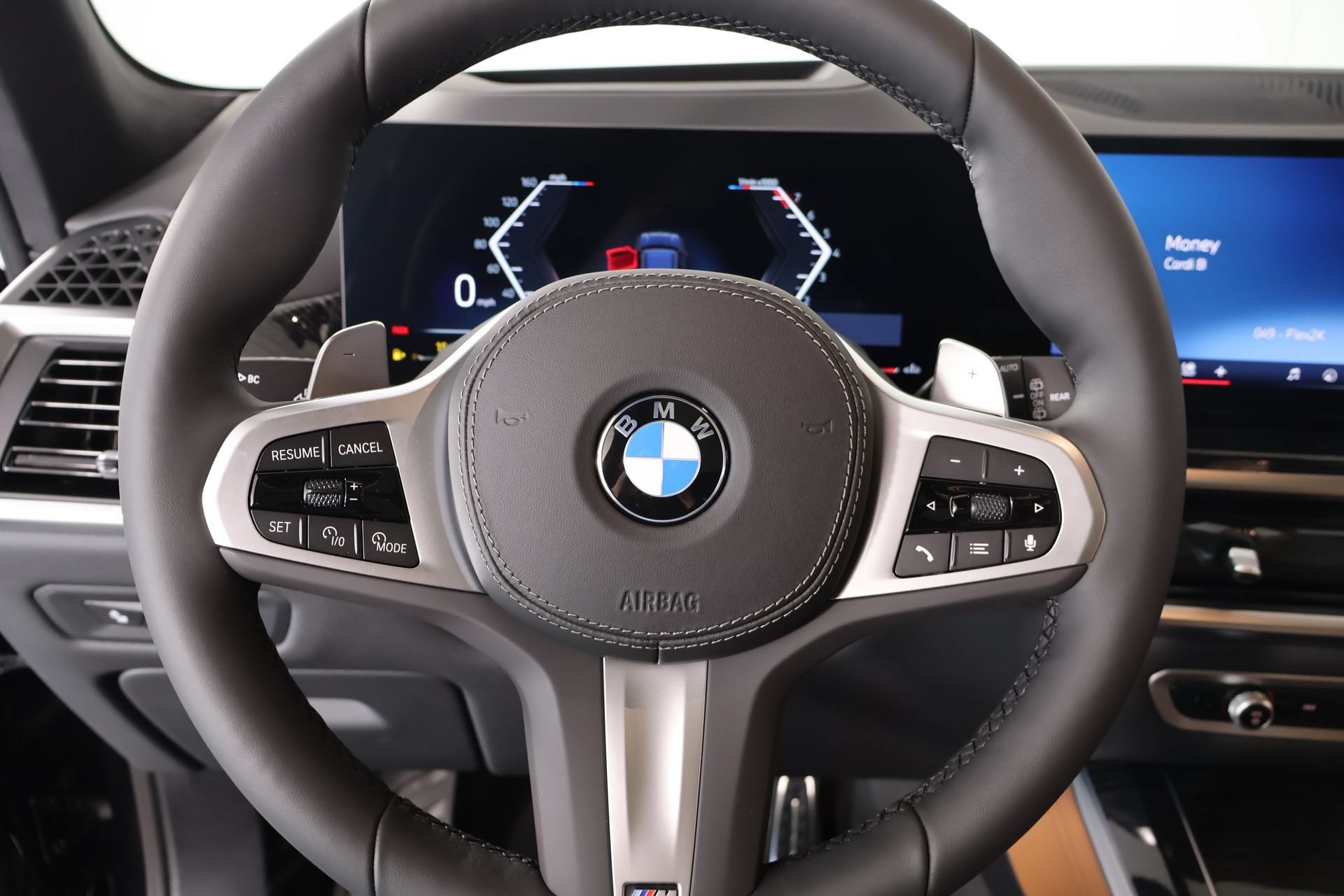 New 2026 BMW X5 xDrive40i w/ M Sport Package AWD/4WD image 3