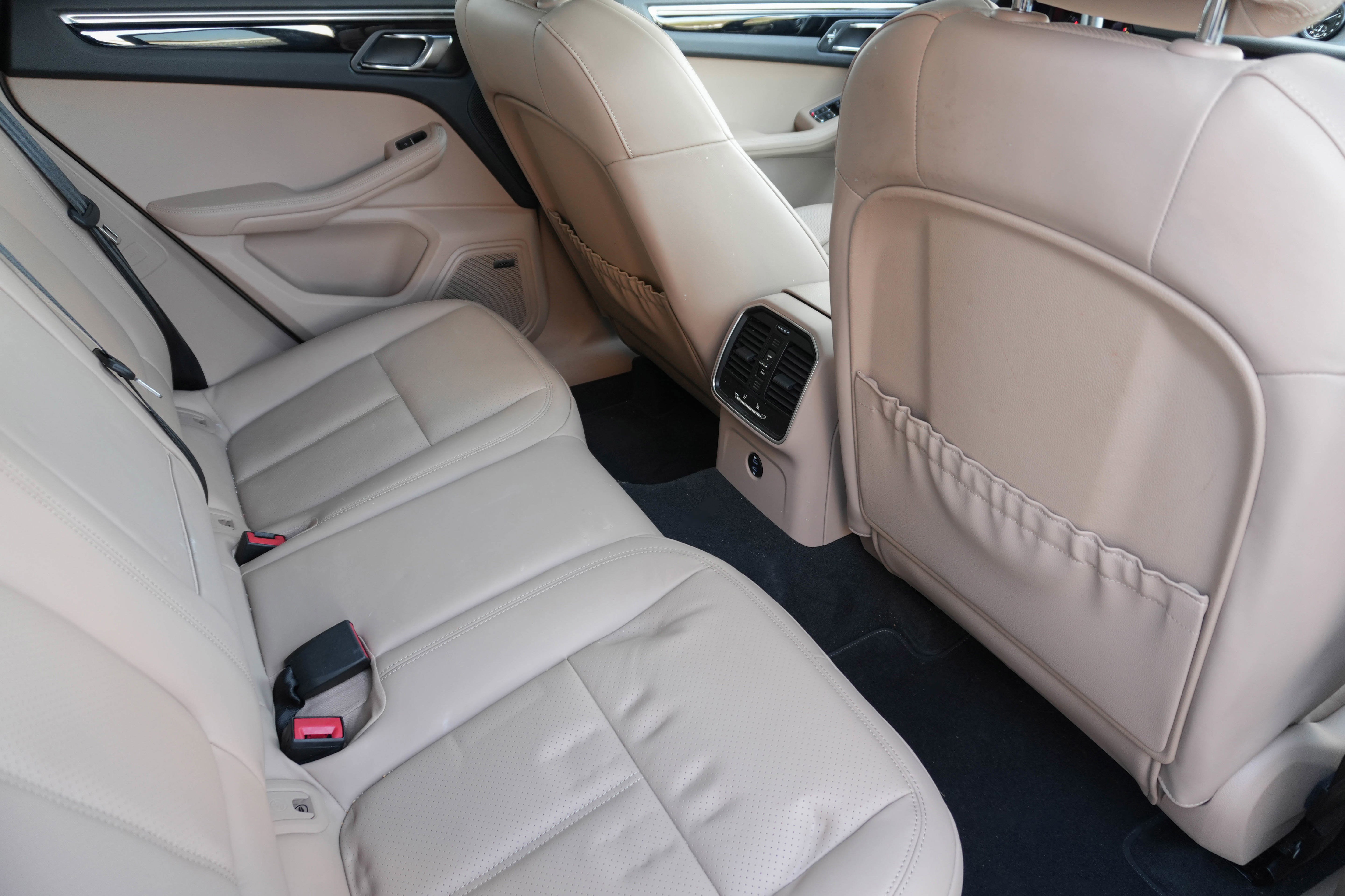 Used 2024 Porsche Macan image 37