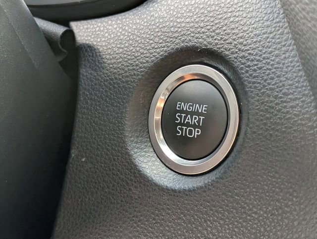Used 2025 Toyota Corolla SE FWD image 31