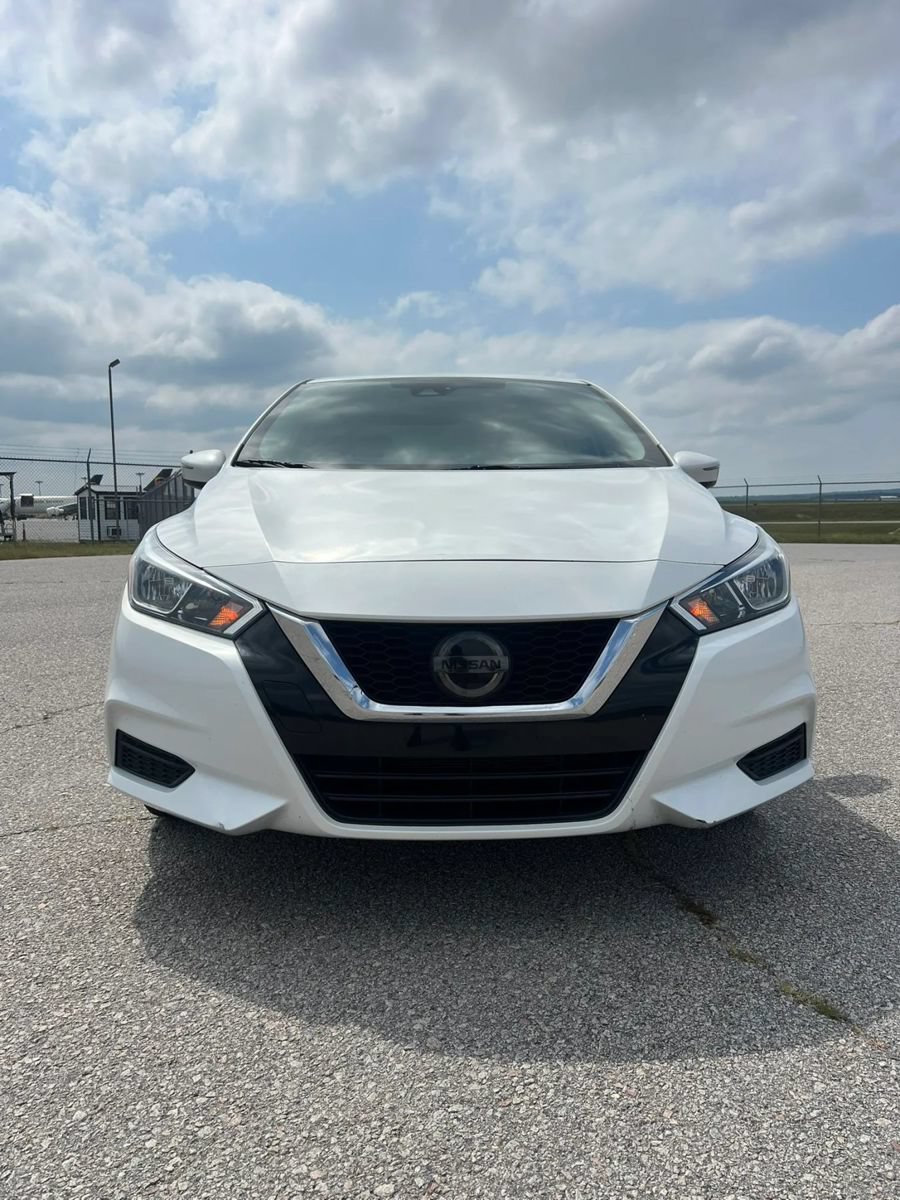 Used 2020 Nissan Versa SV w/ Electronics Package FWD image 2