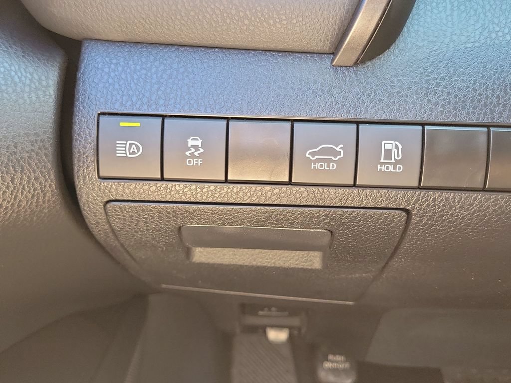 Used 2023 Toyota Camry SE FWD image 16