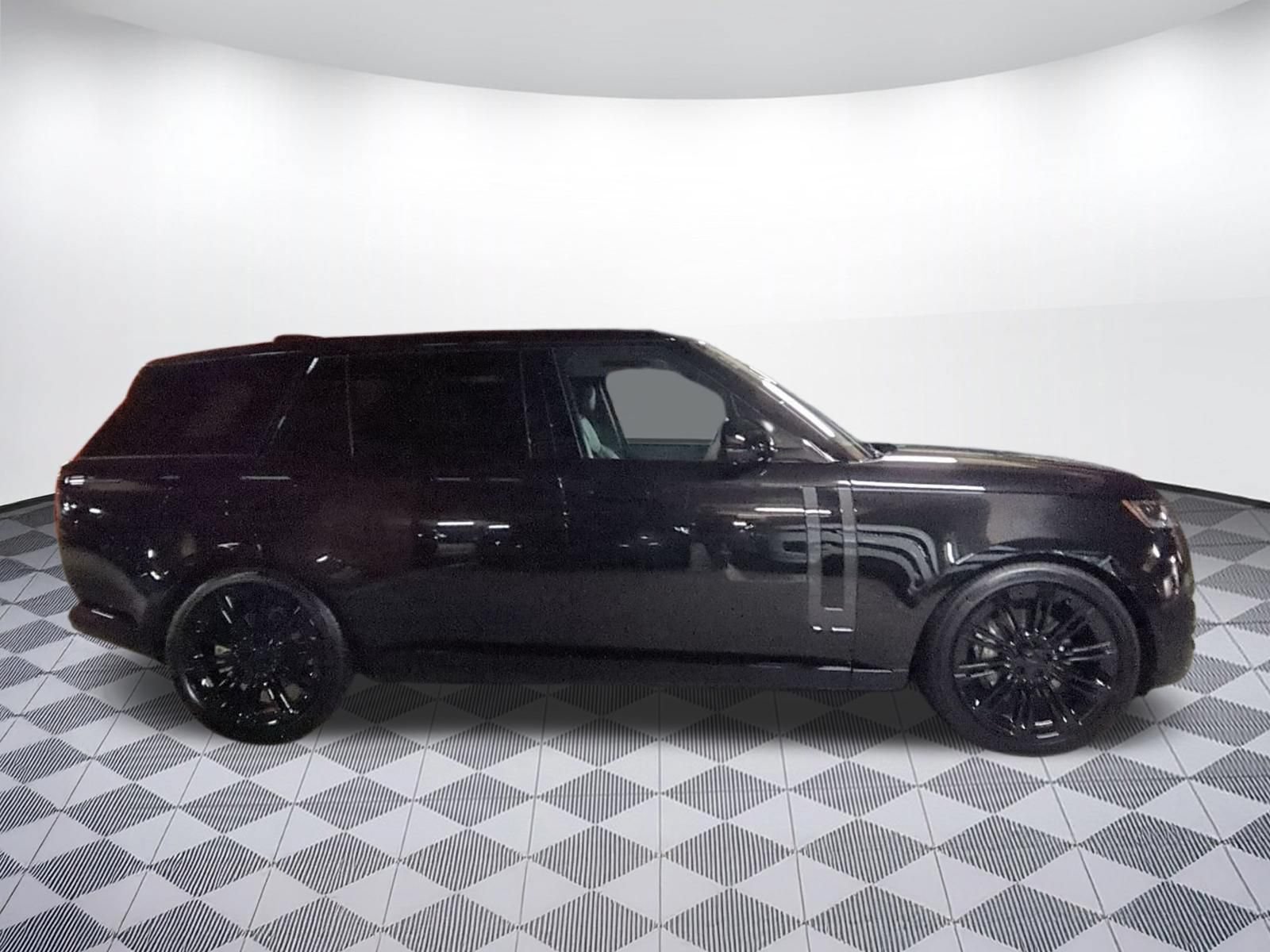 New 2026 Land Rover Range Rover Long Wheelbase SE AWD/4WD image 6