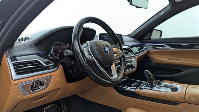 Used 2019 BMW 750i w/ Executive Package RWD image 23