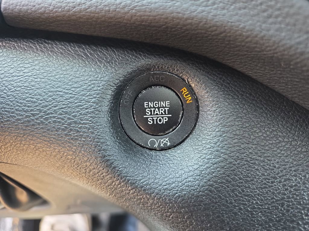 Used 2020 Jeep Cherokee Trailhawk w/ Comfort/Convenience Group image 30