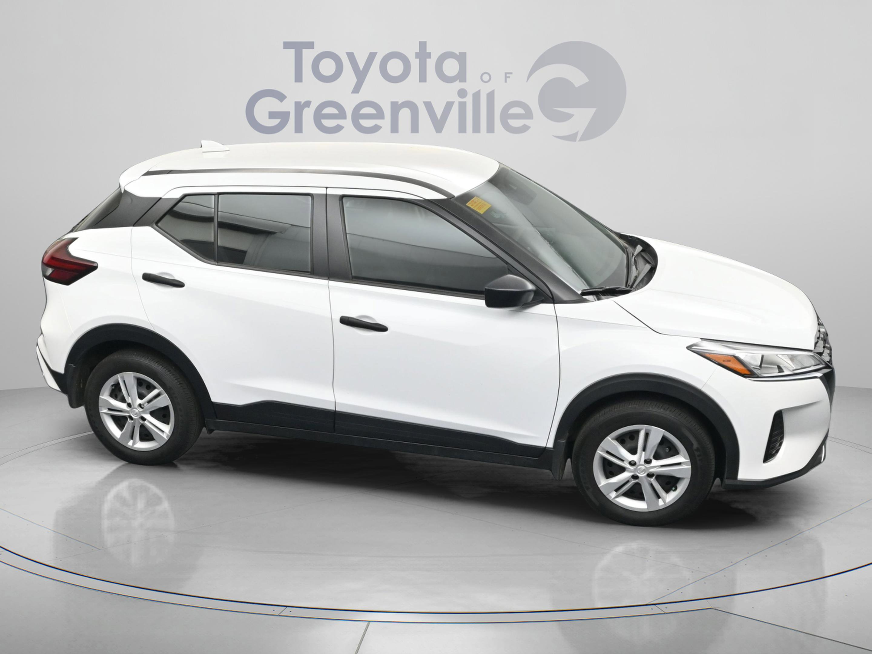 Used 2025 Nissan Kicks Play S image 18