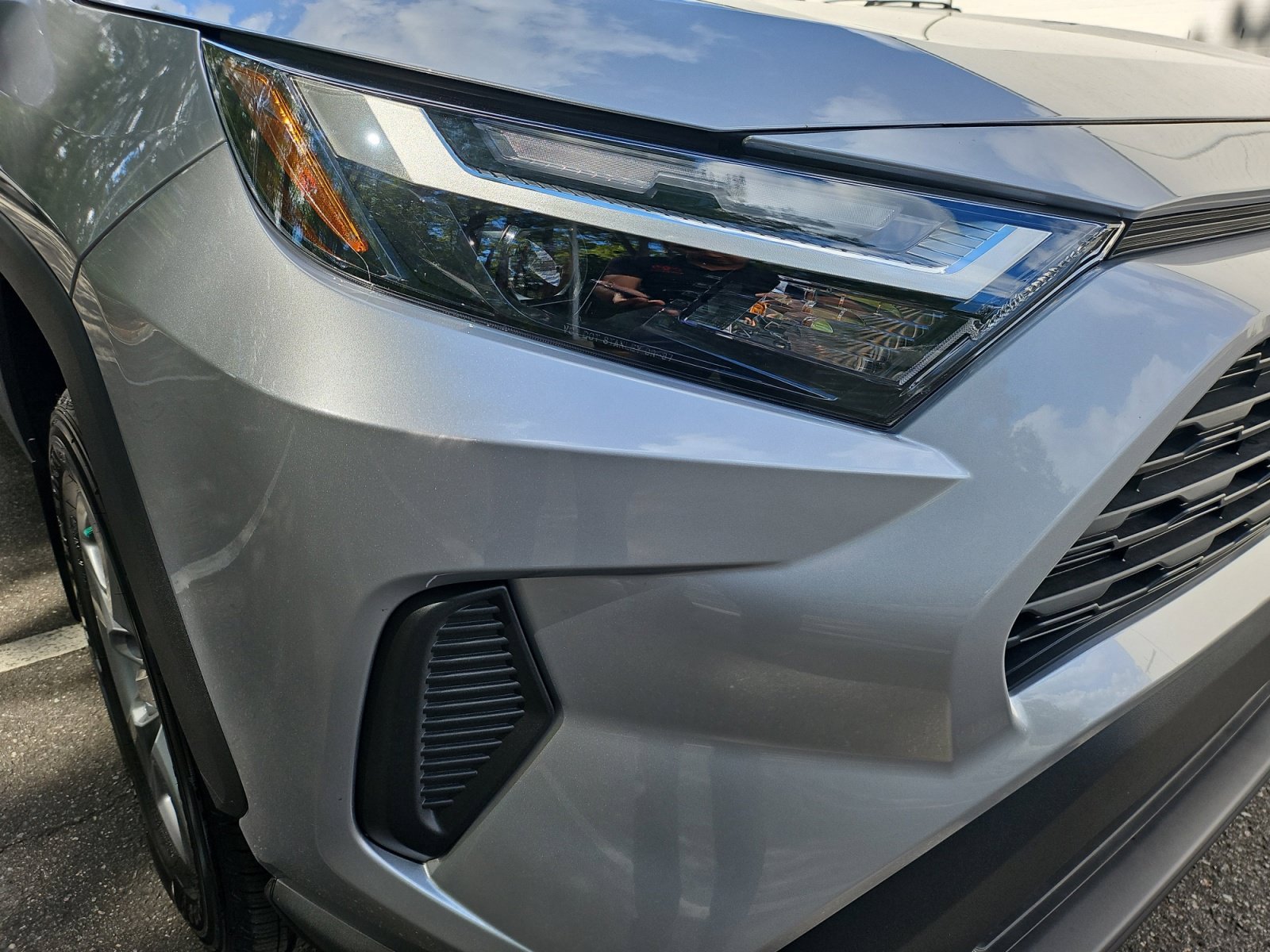 Used 2025 Toyota RAV4 XLE w/ Convenience Package AWD/4WD image 13