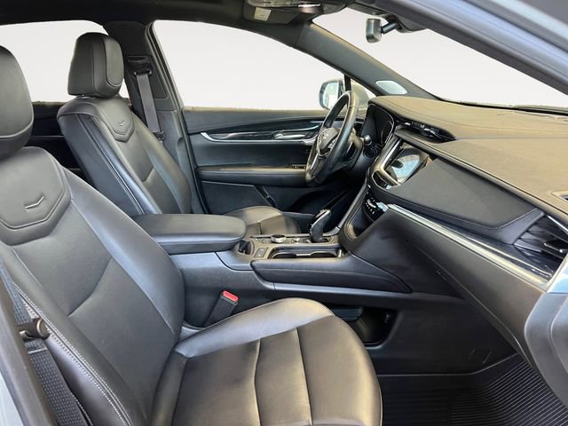Certified 2023 Cadillac XT5 Premium Luxury w/ LPO, Floor Liner Package AWD/4WD image 13