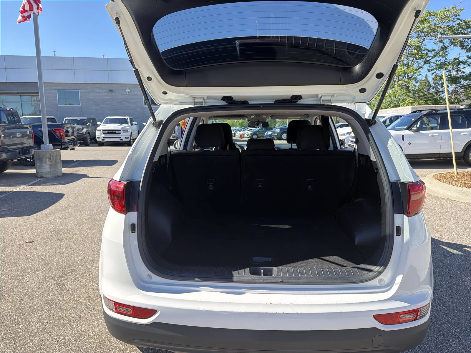 Used 2018 Kia Sportage LX AWD/4WD image 34