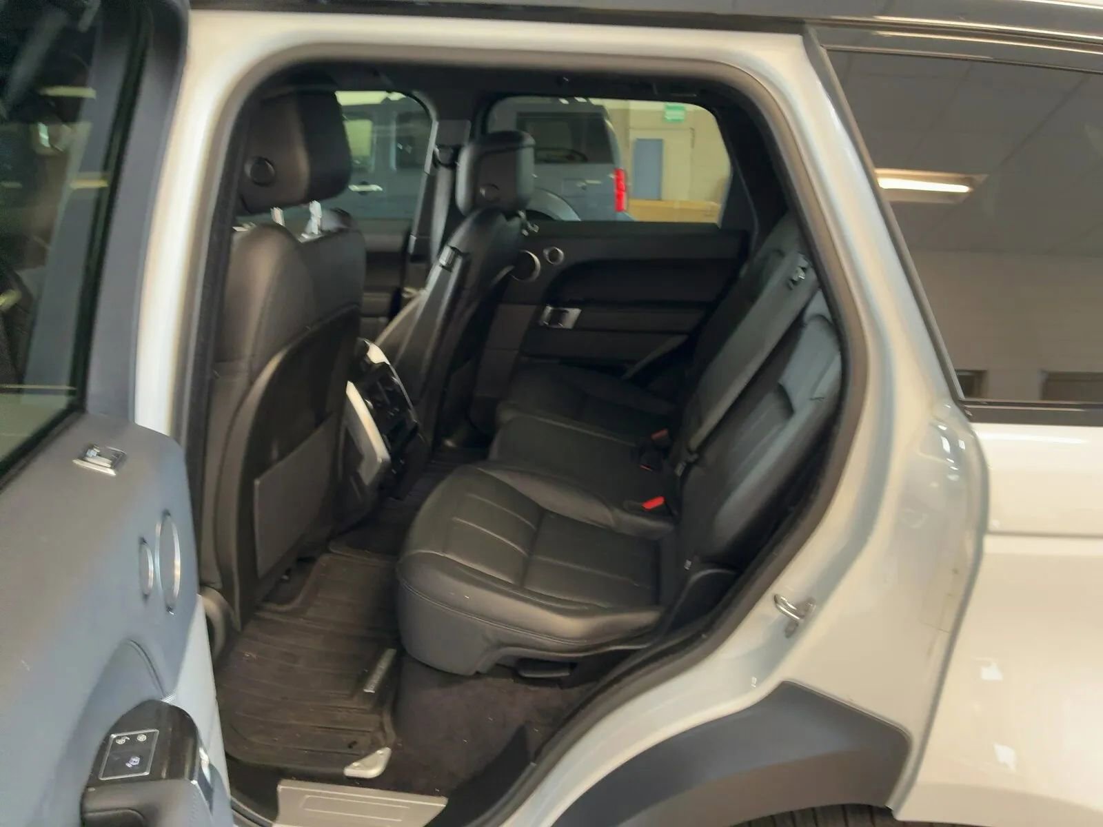 Used 2019 Land Rover Range Rover Sport HSE AWD/4WD image 5