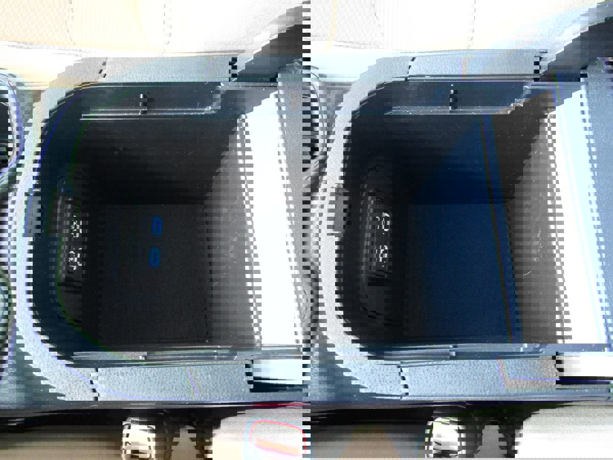 Used 2022 Toyota RAV4 LE image 22