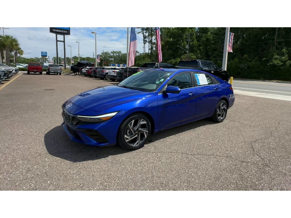 Used 2025 Hyundai Elantra SEL FWD image 6