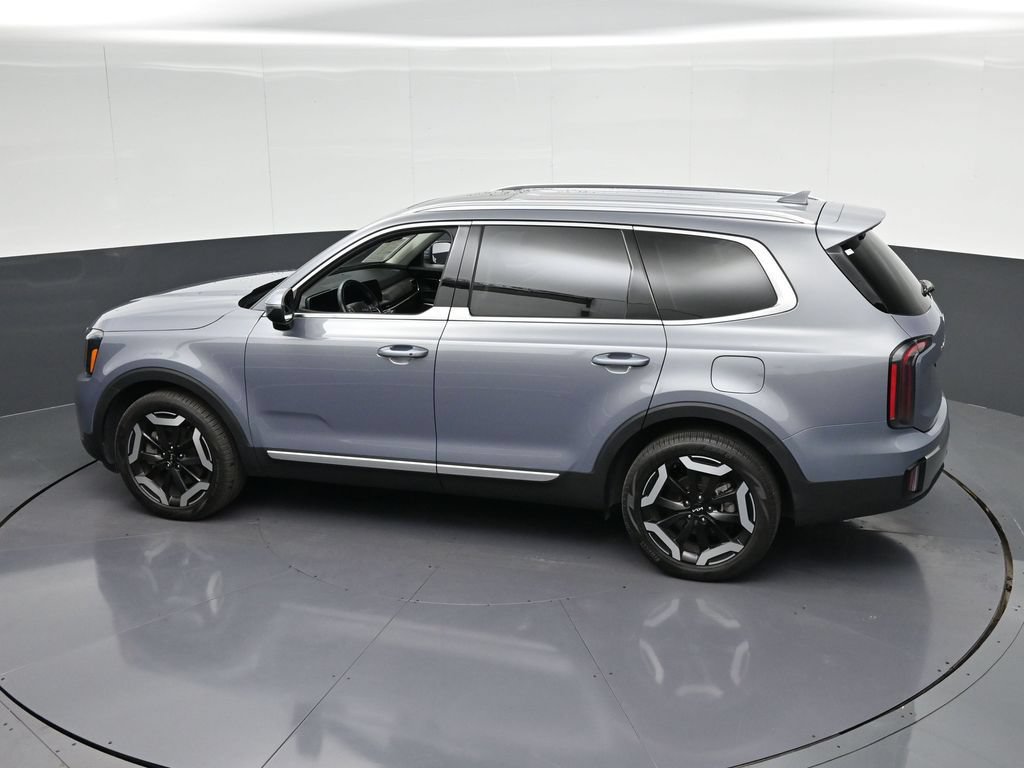 Used 2025 Kia Telluride EX FWD image 25