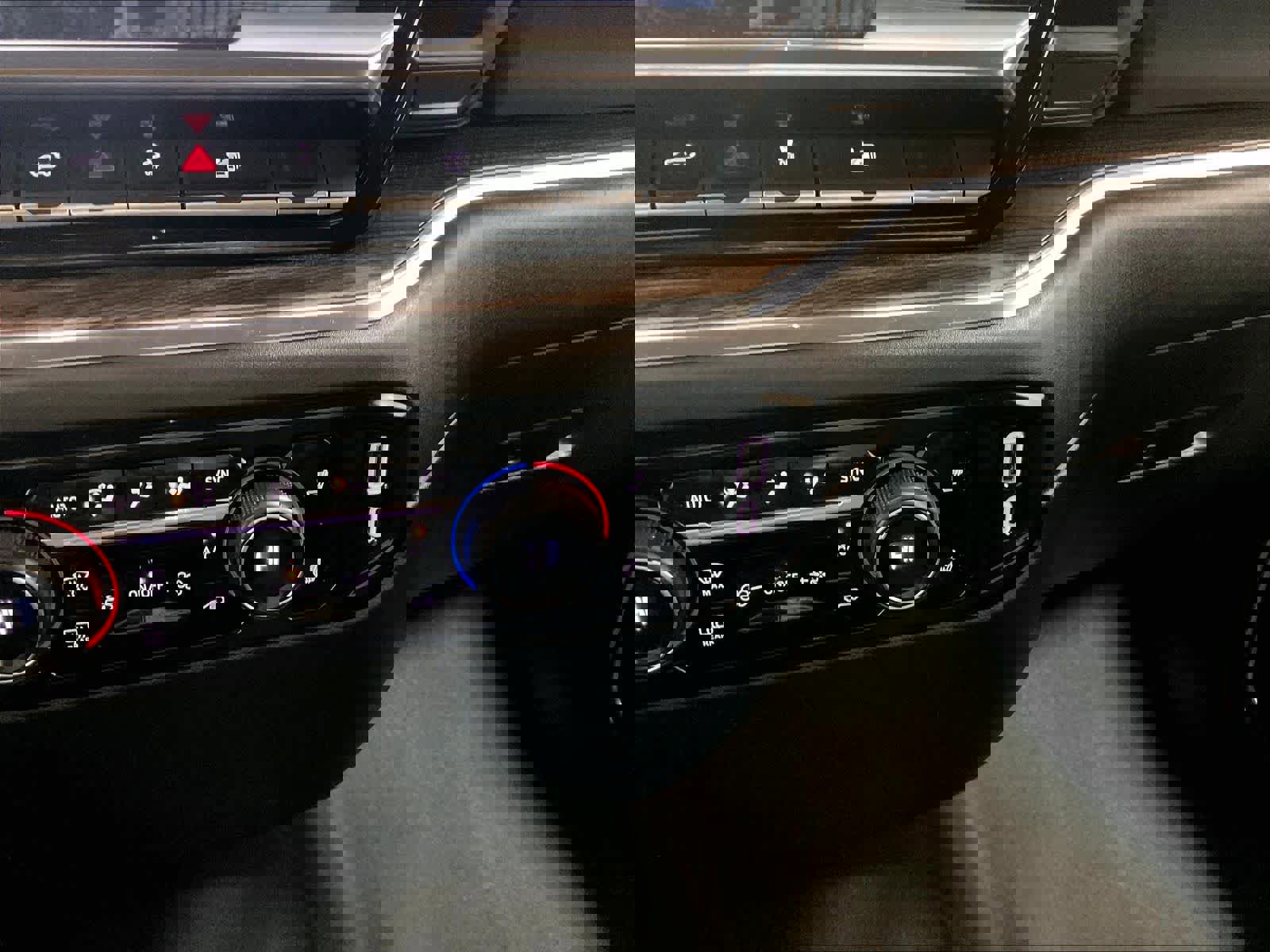 Used 2024 Chevrolet Silverado 1500 LT image 26