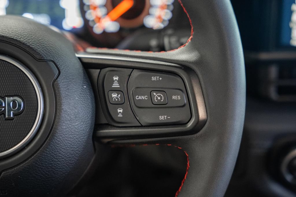 Used 2024 Jeep Gladiator Rubicon AWD/4WD image 29
