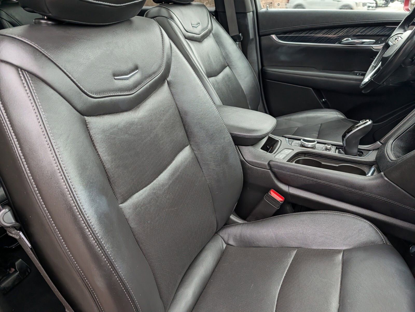 Used 2020 Cadillac XT6 Premium Luxury image 32