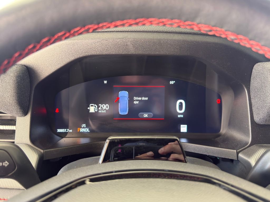 Used 2025 Ford Explorer ST-Line w/ ST-Line Street Pack image 21