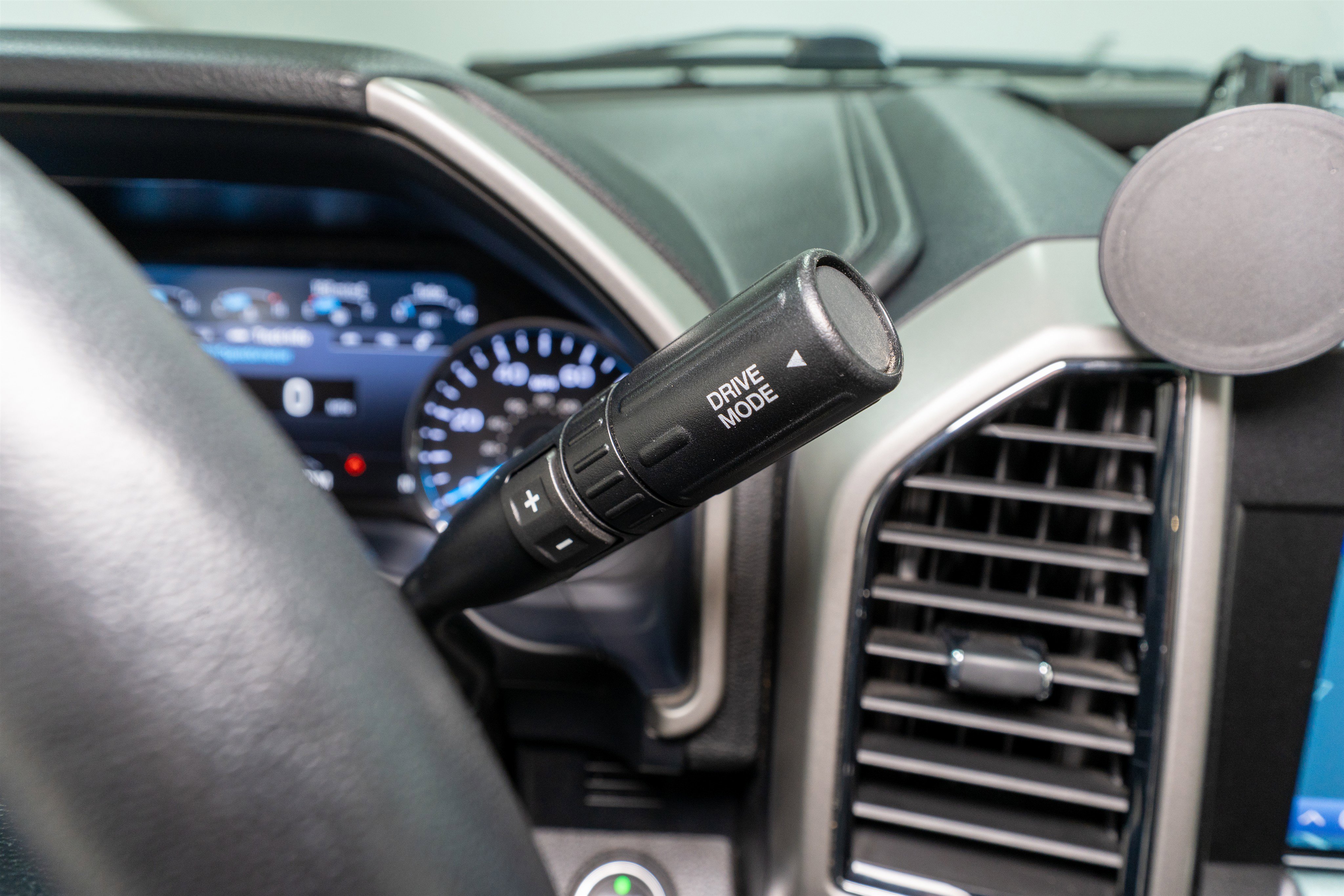 Used 2020 Ford F350 Lariat image 32