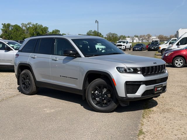 New 2026 Jeep Grand Cherokee Altitude AWD/4WD image 2