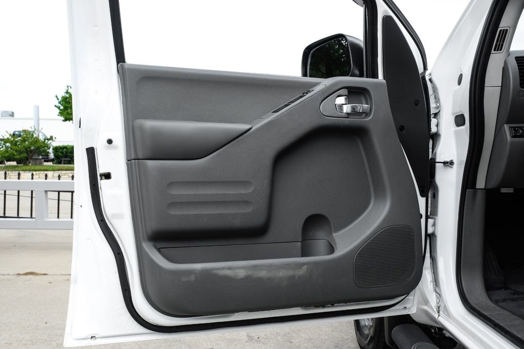 Used 2019 Nissan Frontier Desert Runner RWD image 39