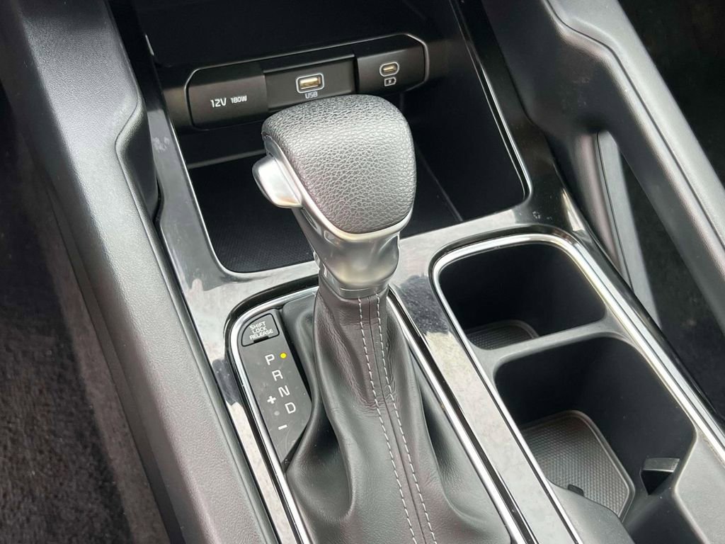 Used 2023 Kia Telluride LX image 28