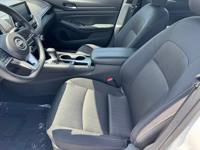 Used 2024 Nissan Altima 2.5 SV FWD image 12