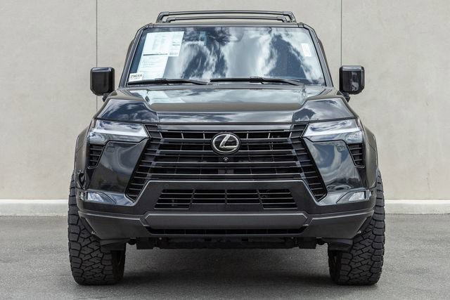 Used 2024 Lexus GX 550 w/ Accessory Package (2T) AWD/4WD image 2
