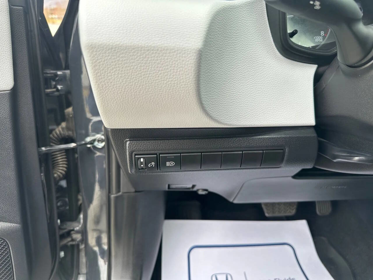 Used 2025 Toyota Corolla SE image 27