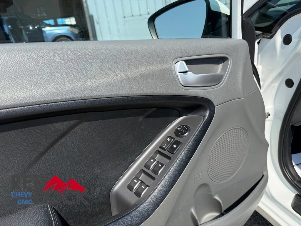 Used 2017 Kia Forte LX FWD image 11