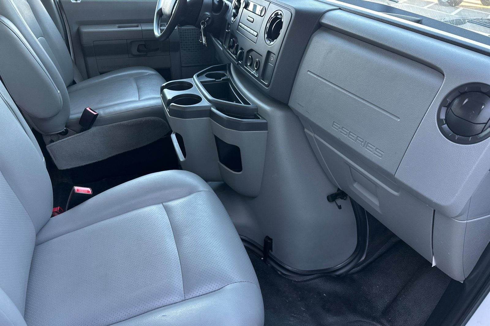 Used 2019 Ford E-350 and Econoline 350 Super Duty w/ Power Windows & Locks Group image 14