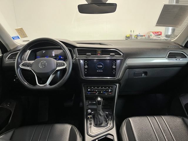 Used 2024 Volkswagen Tiguan SE FWD image 18