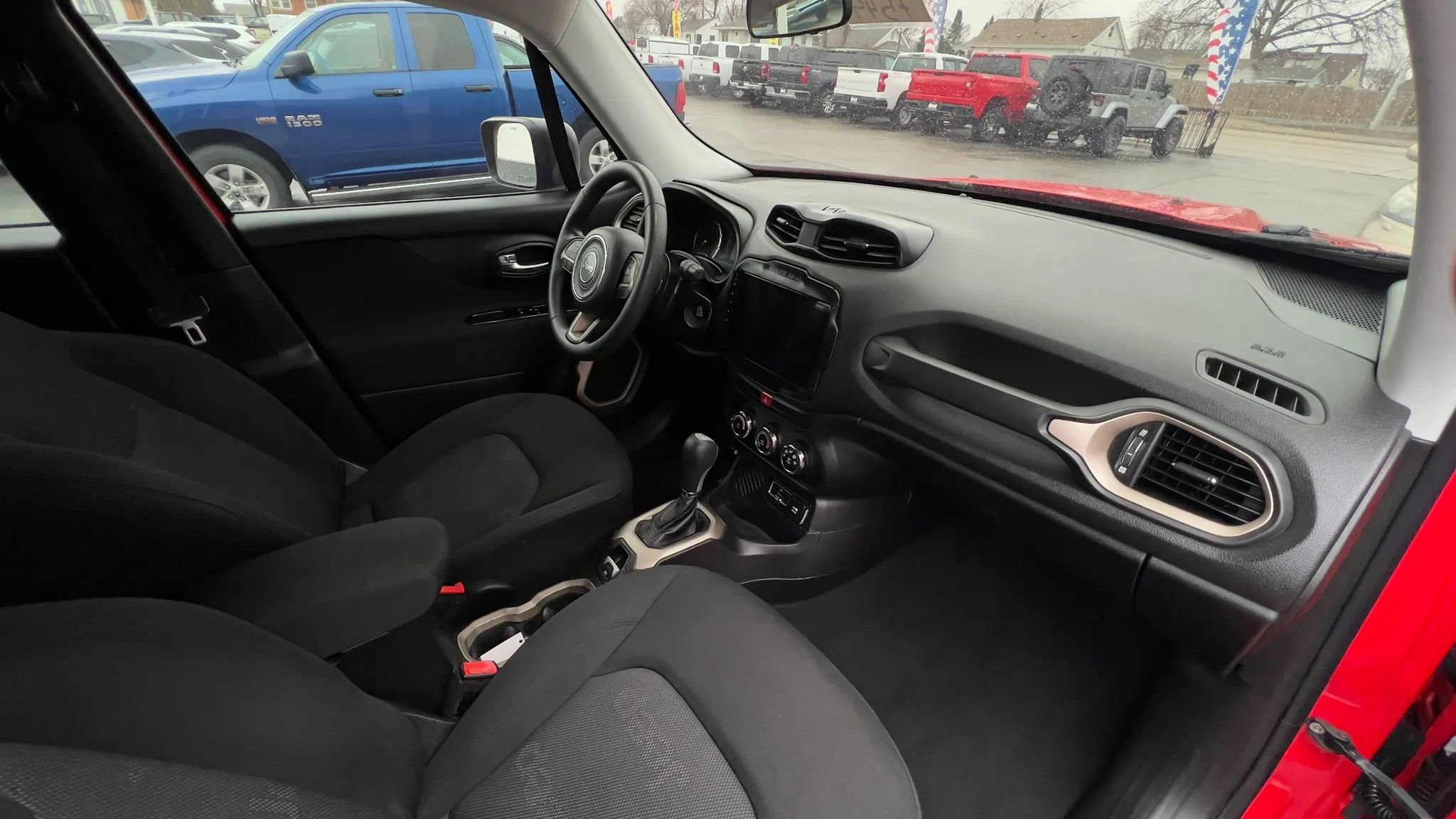 Used 2017 Jeep Renegade Sport w/ Power & Air Group FWD image 23