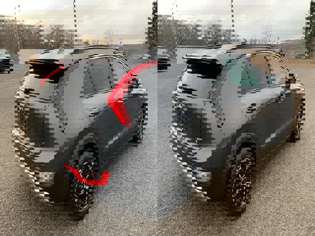 Used 2025 Kia Niro EX image 5