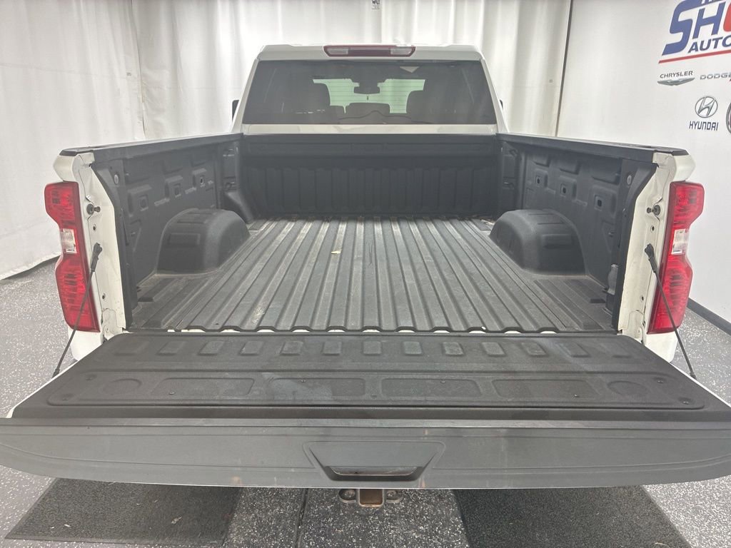 Used 2025 Chevrolet Silverado 2500 Custom w/ Custom Value Package image 7