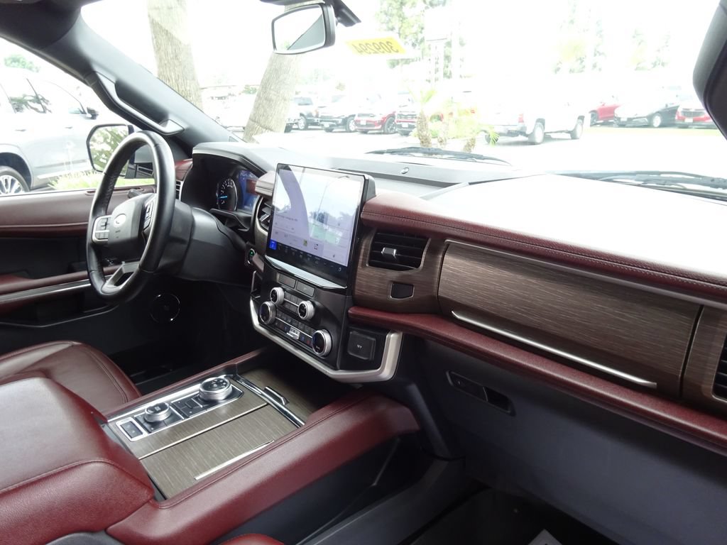 Used 2022 Ford Expedition Limited AWD/4WD image 14