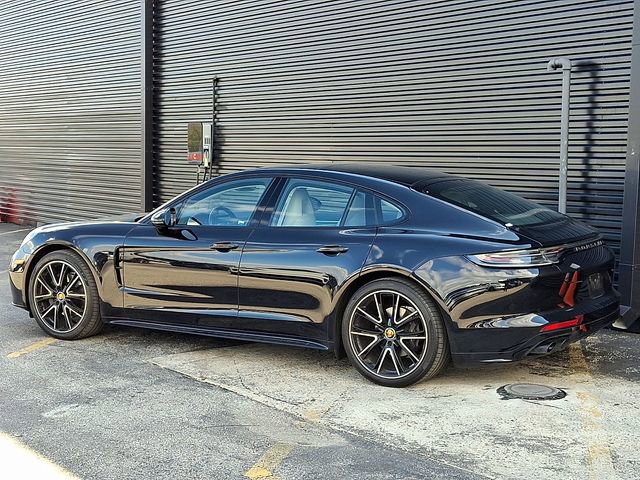 Certified 2023 Porsche Panamera 4 Platinum Edition image 3