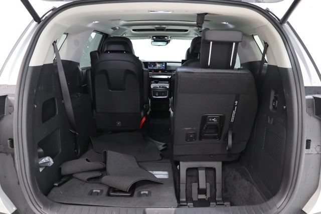 Used 2025 Kia Carnival SX Prestige FWD image 36