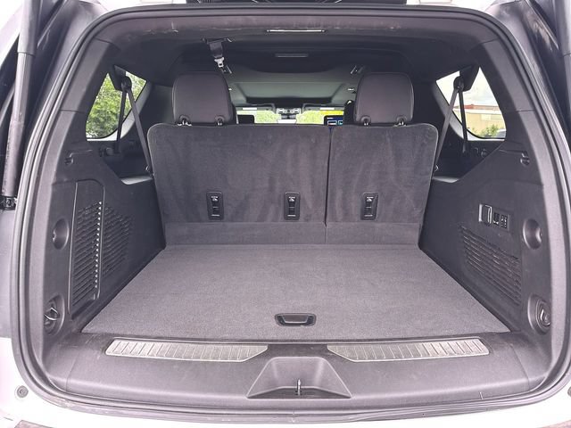 Used 2024 Chevrolet Suburban High Country w/ Advanced Technology Package AWD/4WD image 27