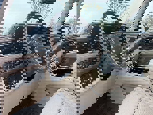 Used 2022 GMC Yukon XL Denali image 25