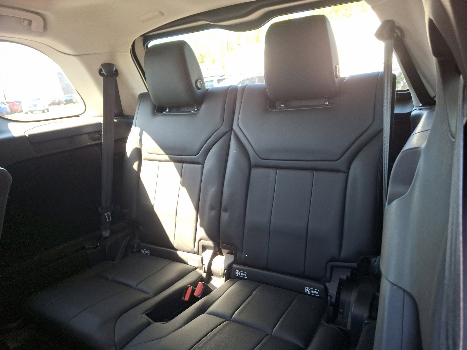 Used 2017 Land Rover Discovery HSE image 10