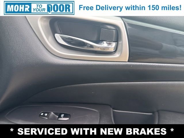 Used 2020 Nissan Pathfinder SV image 24