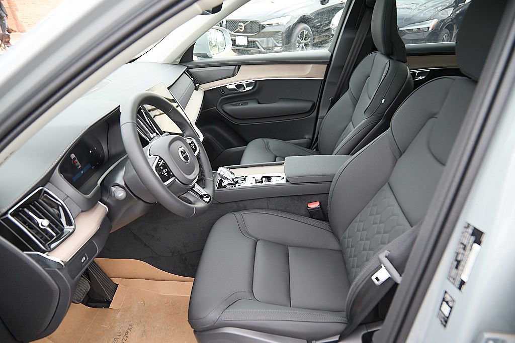 New 2026 Volvo XC90 B6 Plus w/ Protection Package image 18