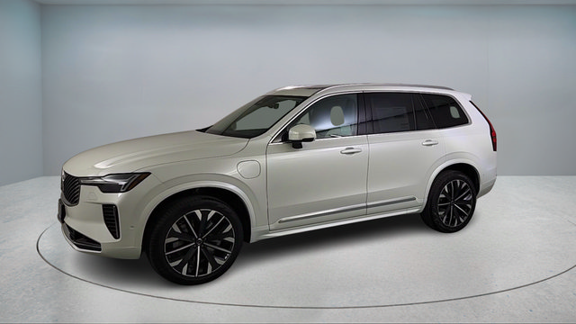New 2026 Volvo XC90 T8 Ultra w/ Protection Package Premier AWD/4WD image 3