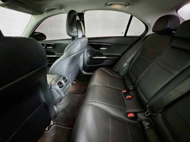 Used 2023 Mercedes-Benz C 300 Sedan image 21